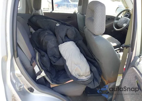 2002 Chevrolet Tracker Hard Top Base from USA, damaged, VIN 2CNBJ13C526902991